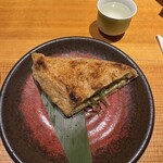 石巻狐崎漁港 晴れの日 名掛丁店 - 定義山の三角油あげめかぶ挟み