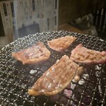 炭火焼肉 ひびの亭 - 
