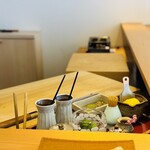 鮨 須藤 - 目の前で握ってくれます。めっちゃここの席は当たり♪