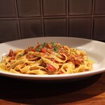 Hachihare - ワタリガニとフレッシュトマトのパスタ