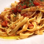 Hachihare - ワタリガニとフレッシュトマトのパスタ