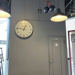 アノラーメンの娘 - シンプルな内装