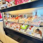 志をじ - ケーキショーケース