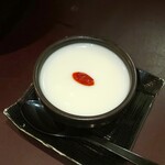 担担麺や 天秤 - 杏仁豆腐