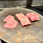 西麻布 焼肉 X - 但馬玄タン3種