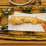 勢麟 - 車海老の天ぷら。もちろんしっぽまですべていただきます、頭切って、一緒に出して欲しかったです。