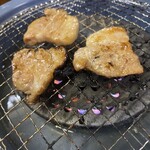 ホルモン焼き トントン - 料理写真: