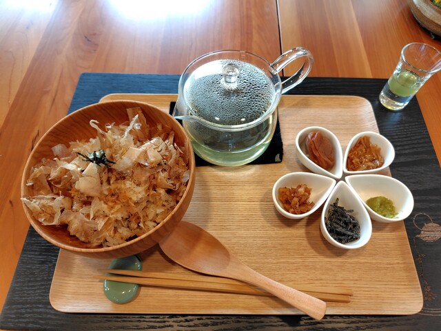 しずく茶 &ndash; 蔵王町のカフェ｜落ち着いた雰囲気でお茶を楽しむ