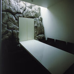 FIORIA - S08【Grotto Saloon】ソリッドな室内の一面が荒々しい岩盤に。プリミティブとアーティクルのミスマッチ。～6名様