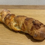 ブーランジェリー コロン - 道産チーズのリュスティック