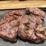 ステーキ屋 松 - なかなかの迫力よ。