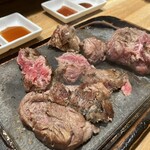 ステーキ屋 松 - 切って断面を焼く