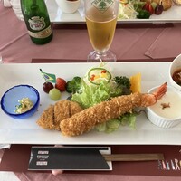 国登録有形文化財 モダン亭太陽軒 - 国旗があるのがお子様ランチ風で、大人にも楽しい