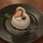 レストラン ラ・マーレ - イチゴとピスタチオのムース