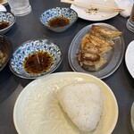 よって屋 - 餃子、にぎりめし