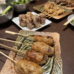 炭火焼鳥と博多名物野菜巻串 焼きんしゃい - 