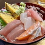 鮨割烹かつうら - 海鮮丼(横接写)