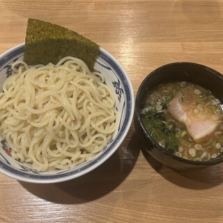 ★れ 風水ラーメン占い / はんつ遠藤 監修: マダム・マーシ 風水ラーメン占い: 厳選ラーメン店344軒ガイド付き ラーメンで