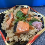 ウジエスーパー - 鮭も脂が乗っていて美味しい( ﾟДﾟ)ｳﾏｰ