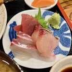 しんのすけ - 刺身三種(生本まぐろ、真鯛、さわら)