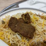 ハラール ドーサ ビリヤニ - 掘り出した骨なしラム　2〜3cm大が6個入っており満足度高し