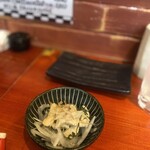焼き鳥アポロ - お通し毎回変わるの楽しみ。