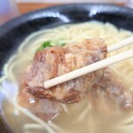 琉華食堂 - とろけるように柔らかく、脂身はプルプルモチモチなソーキ