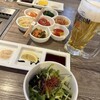 焼肉&手打ち冷麺 二郎 - 二郎サラダ・キムチナムル盛り合わせ・生ビール