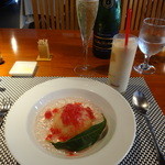 夢時庵 - 山梨産桃のコンポートとアイスミルクティー