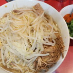 ラーメン二郎 - ラーメン半分＋青ネギうずら崩