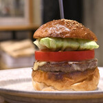 No.18 - モッツァレラチーズバーガー@税込1,500円 │ 平日12:06頃訪問