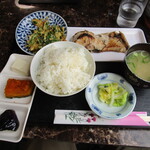 ごはん屋 さくら - 料理写真:生さわらカマ塩焼き定食