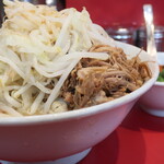 ラーメン二郎 - ラーメン半分＋青ネギうずら崩