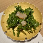 和 のぎ - 春菊とホタテの漬けのサラダ