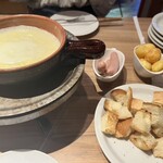 アトリエ・ド・フロマージュ - 硬質チーズのフォンデュ