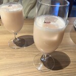 アトリエ・ド・フロマージュ - サクラ杏仁ドリンク