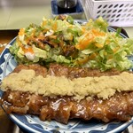 鉢の木 - 衣がしっとりお肉は分厚い、生姜がこってり乗っています