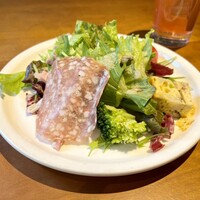 パージナ イタリアン ファイアワークス プラス カフェ ～薪焼きイタリアンとワイン～ - サラダ