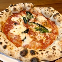 パージナ イタリアン ファイアワークス プラス カフェ ～薪焼きイタリアンとワイン～ - マルゲリータ(普通サイズ)