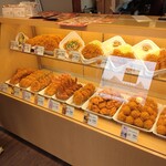 かつや - テイクアウトの揚げ物が入って直ぐに