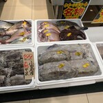 Queen's Mart ヤオマサ - 店内