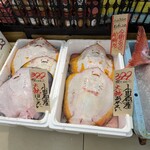 Queen's Mart ヤオマサ - 店内