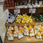 Queen's Mart ヤオマサ - 店内