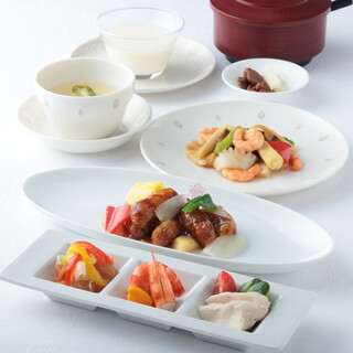 【ミニ会席ランチ】がデザート付きで爆発的に売れてます♪