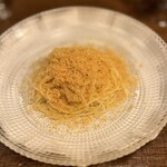 小鳥と苺 Bistro - 自家製カラスミのカッペリーニ