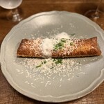 小鳥と苺 Bistro - イベリコ豚とマッシュルームのパイ包 中には玉ねぎたっぷり