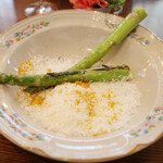 il tram - アスパラとリコッタとからすみと半熟卵