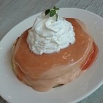 Cinnamon’s Restaurant - グァバシフォンパンケーキ