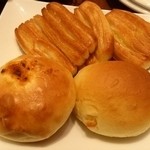 ピアサピド - 食べ放題のパン④
