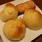ピアサピド - 食べ放題のパン①